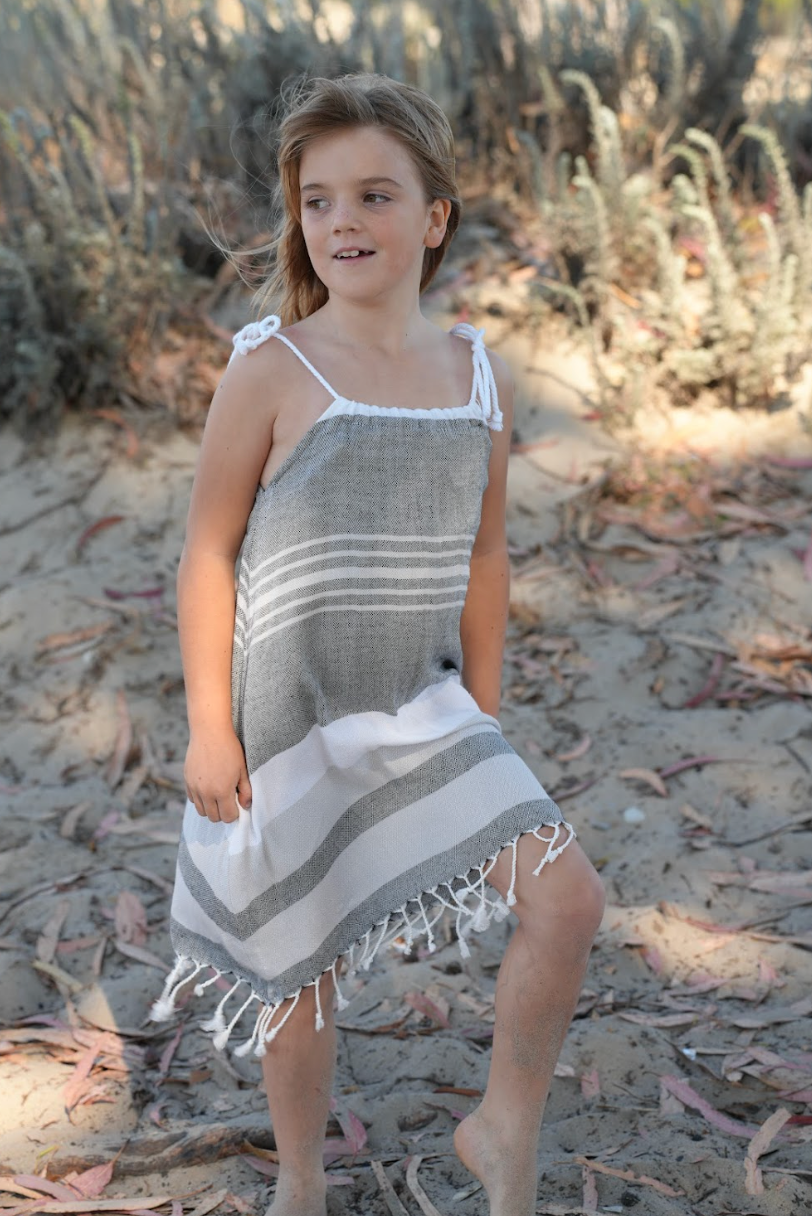 Girls Skipper Dress in Peppercorn