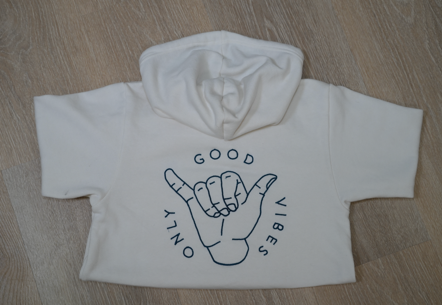Sweatshirt Hoodie with Good Vibes graphic