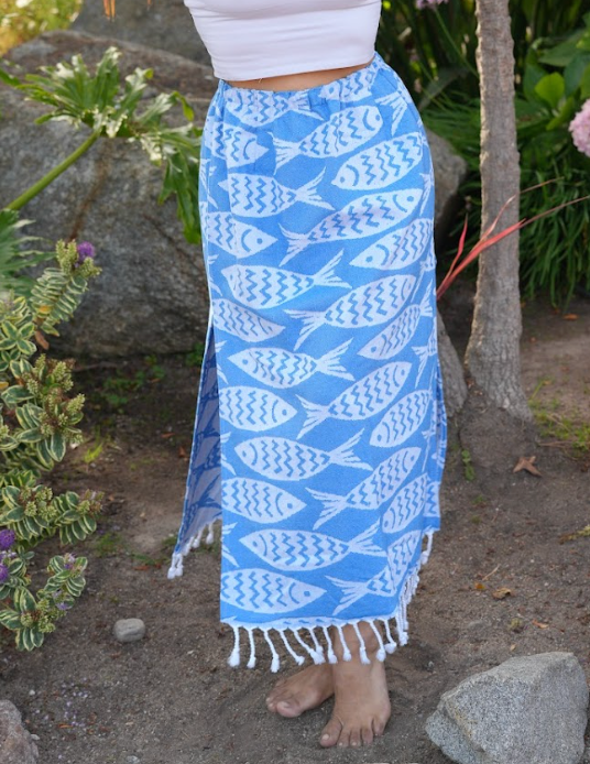 The Midi Skirt in Blue Fish