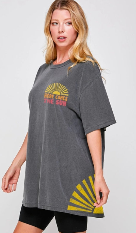 Here Comes the Sun Graphic Oversized Tee